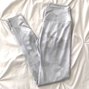 Alo White Grey Camo Print Legging